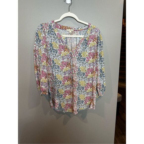 Jane & Delancey Small Floral Blouse V Neck - Picture 1 of 7